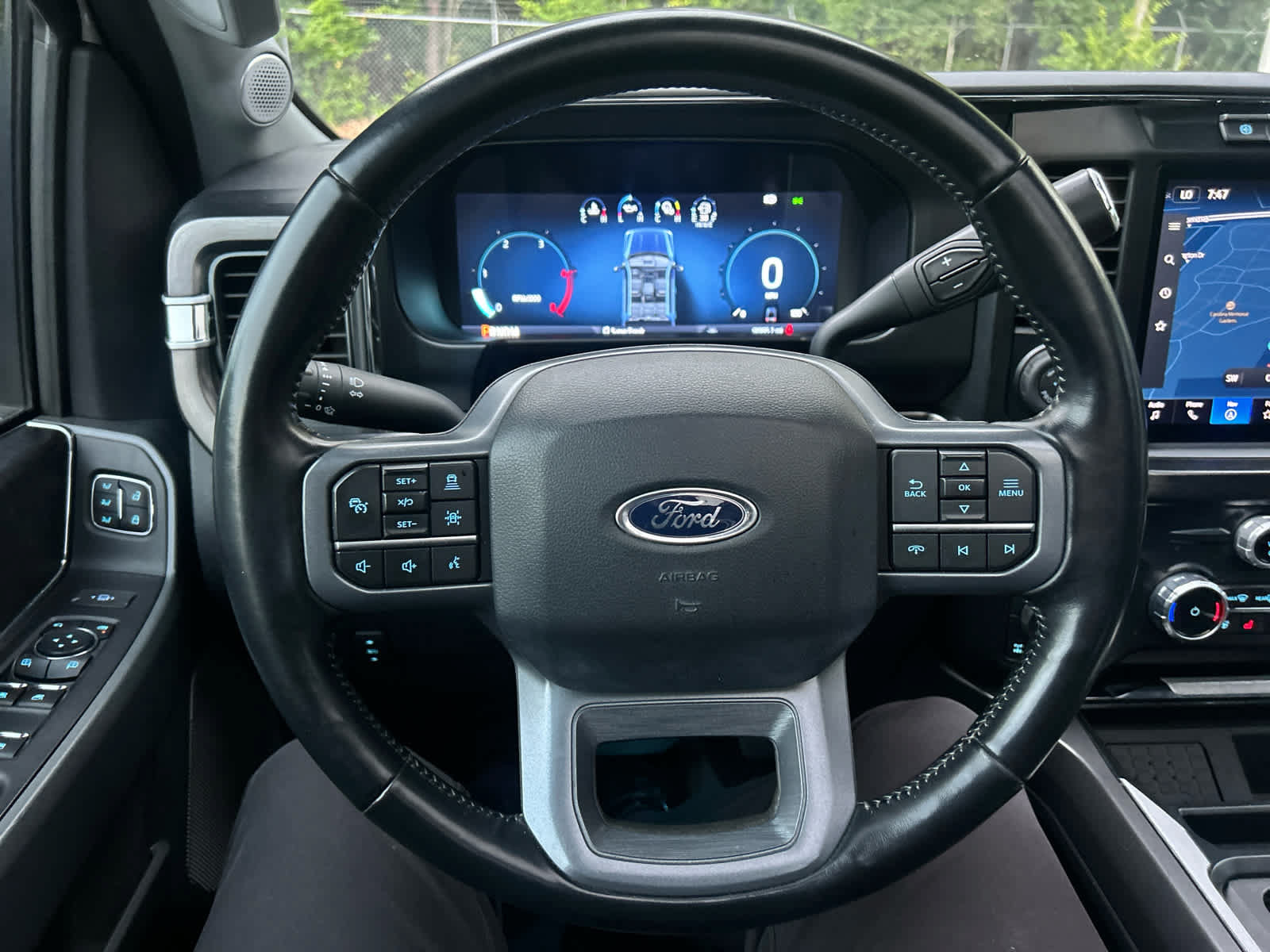 Used 2023 Ford F350 Lariat w/ Lariat Ultimate Package AWD/4WD image 9