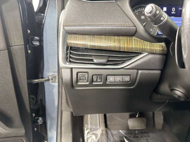 Used 2020 Cadillac XT4 Premium Luxury w/ Sun And Sound Package AWD/4WD image 14