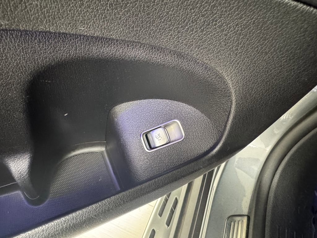 Used 2020 Mercedes-Benz GLS 450 4MATIC image 32