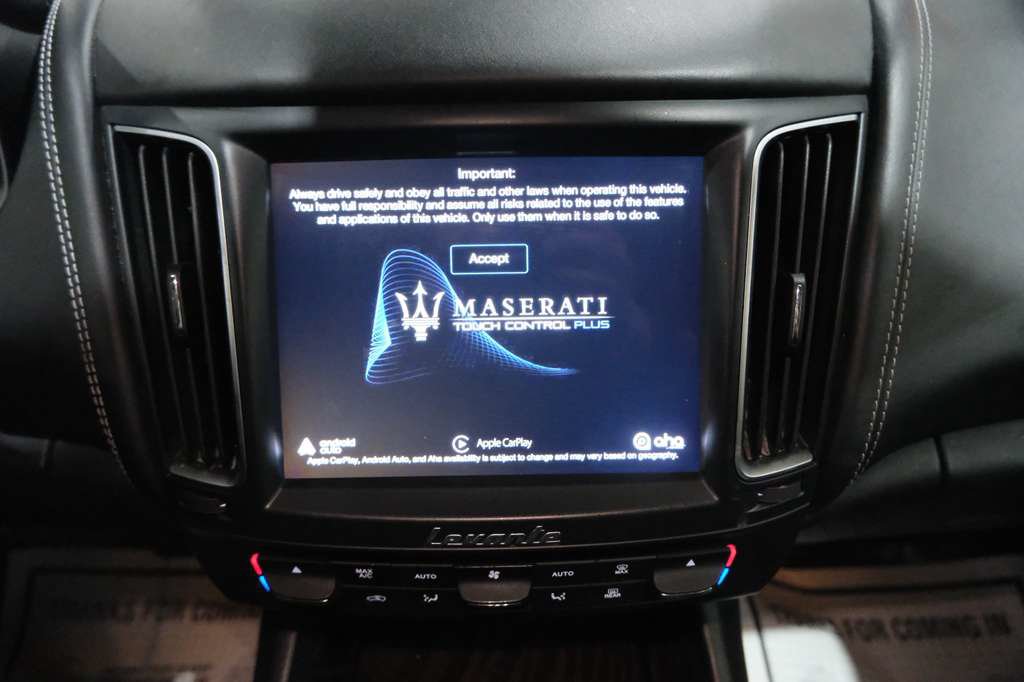 Used 2019 Maserati Levante GranLusso AWD/4WD image 28