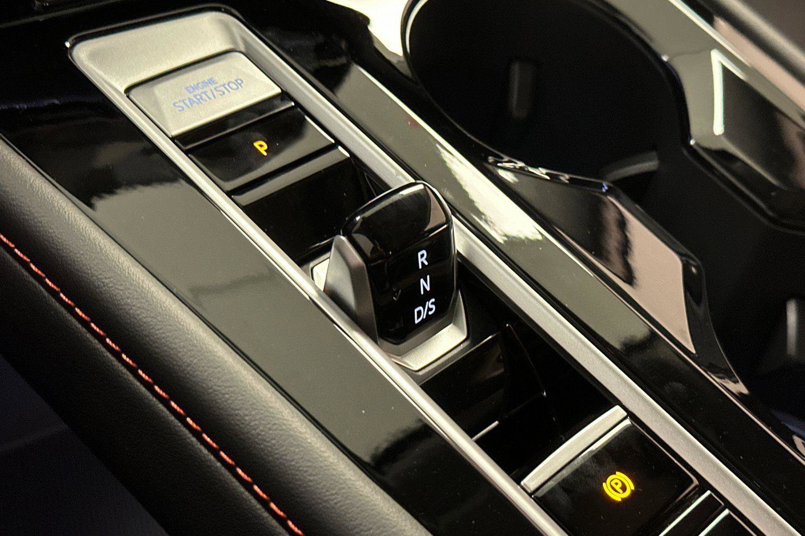 New 2025 Volkswagen Atlas Peak Edition SE image 20