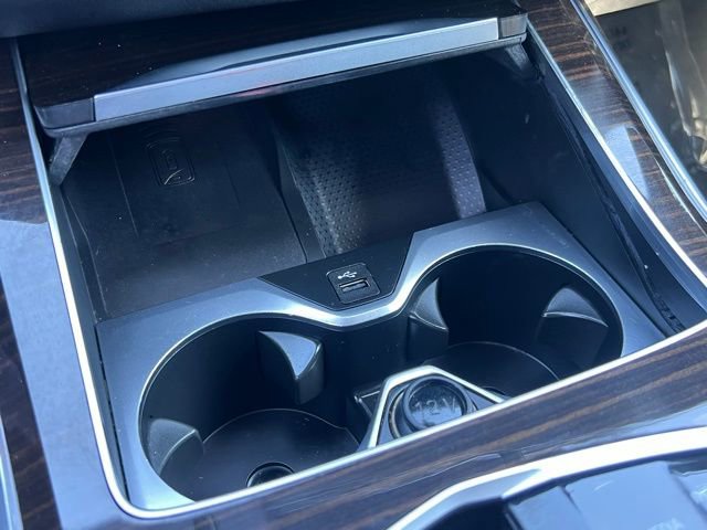 Used 2024 BMW X7 xDrive40i w/ M Sport Package image 32