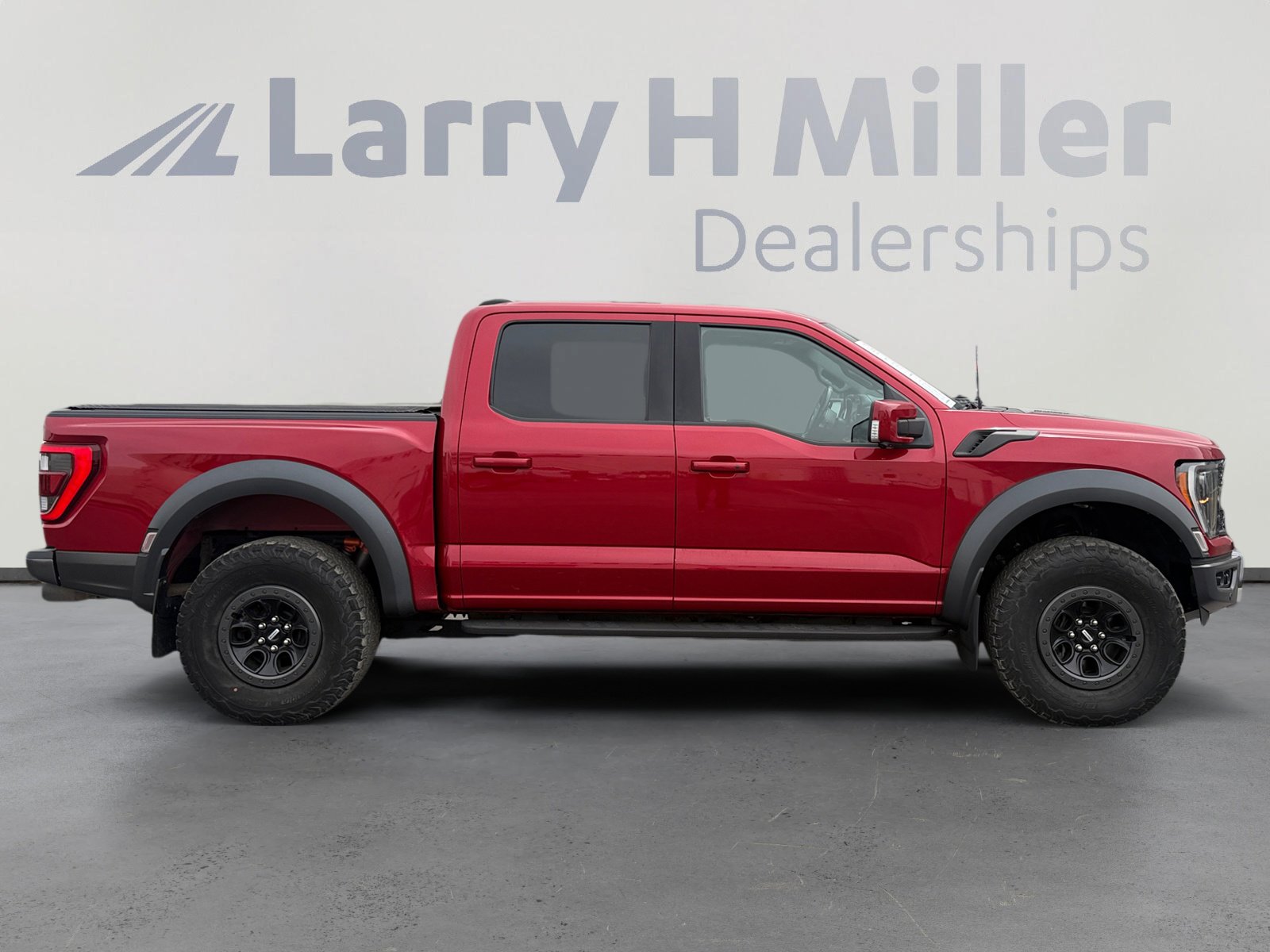Used 2022 Ford F150 Raptor w/ Equipment Group 801A High AWD/4WD image 6