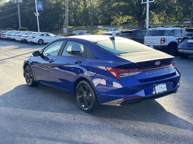 Used 2023 Hyundai Elantra Blue FWD image 4