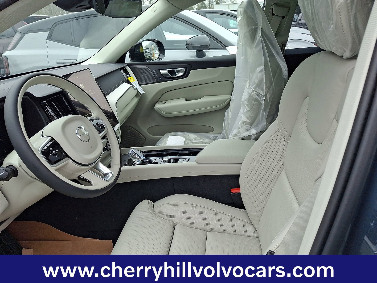 New 2026 Volvo XC60 T8 Ultra w/ Protection Package Premier image 10