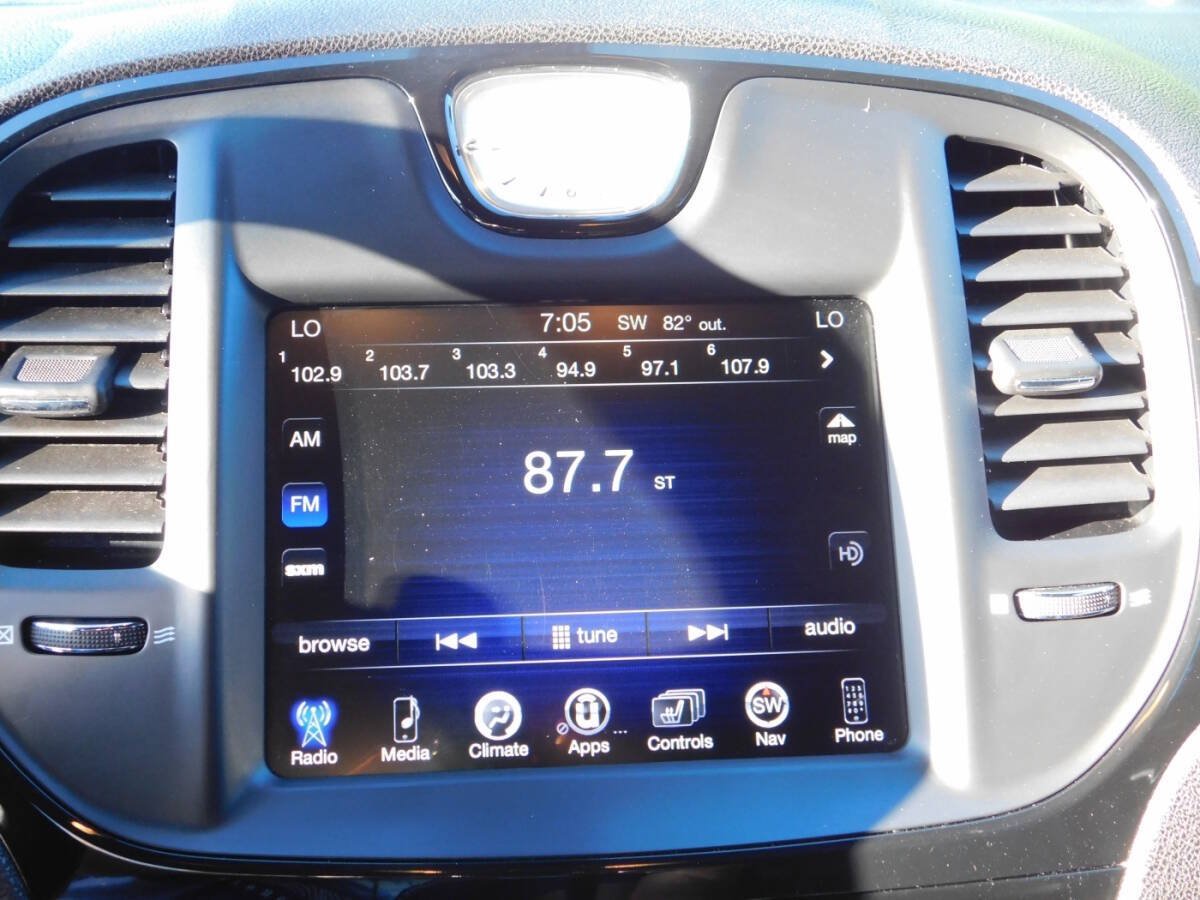 Used 2016 Chrysler 300 S RWD image 11