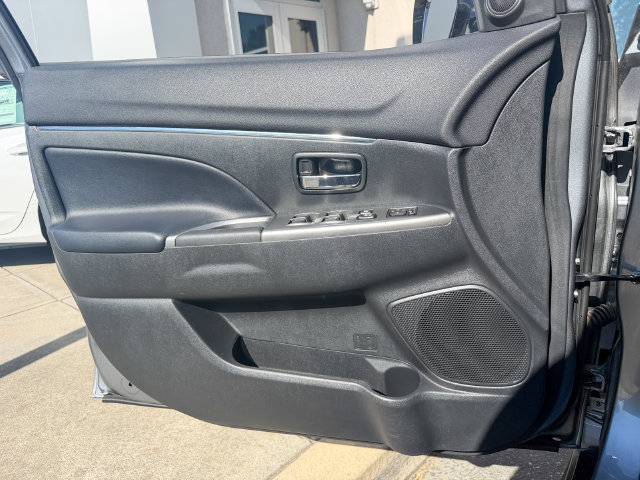 Used 2022 Mitsubishi Outlander Sport SE FWD image 13