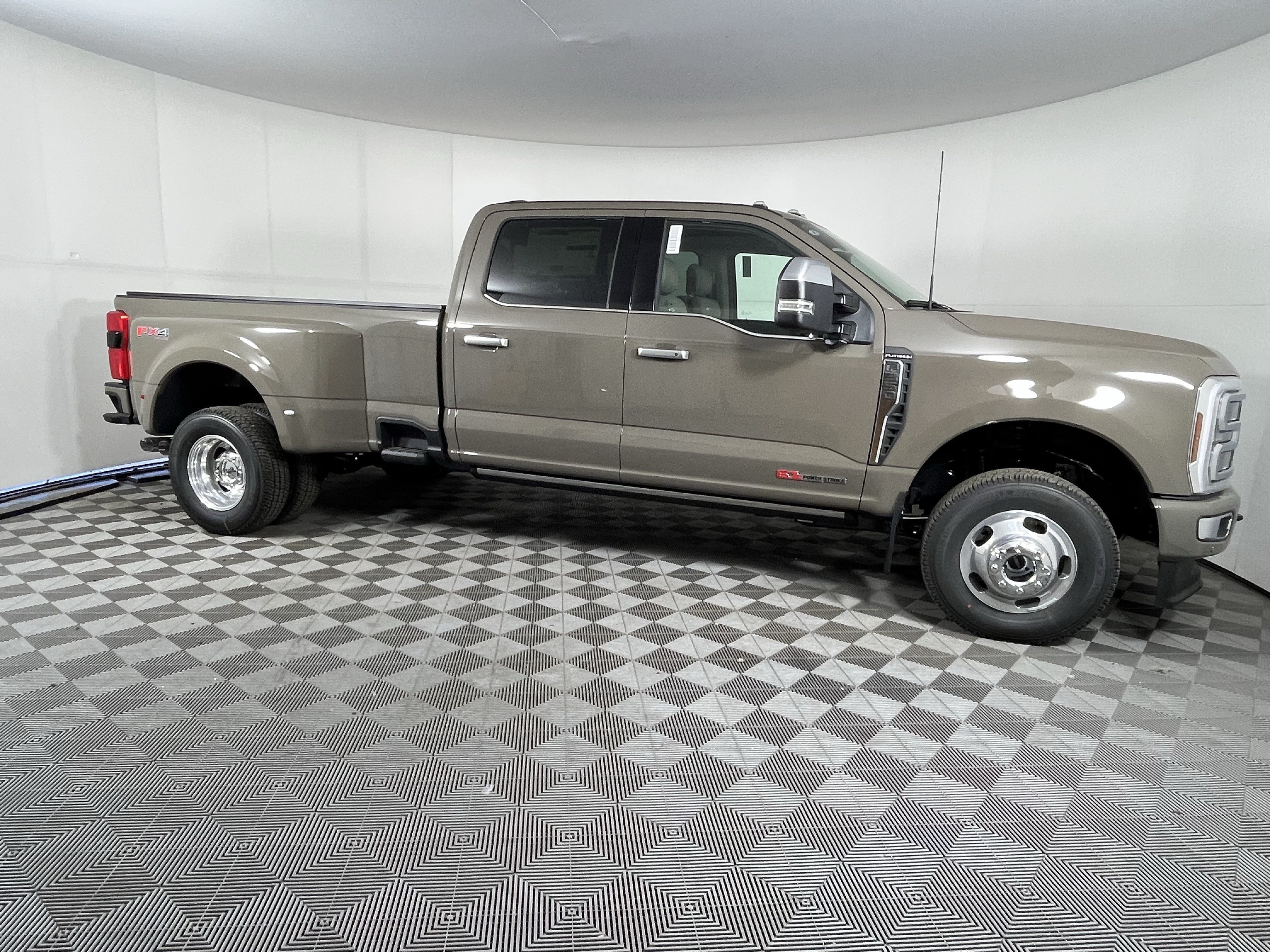 New 2026 Ford F350 Platinum w/ Platinum Plus Package AWD/4WD image 6