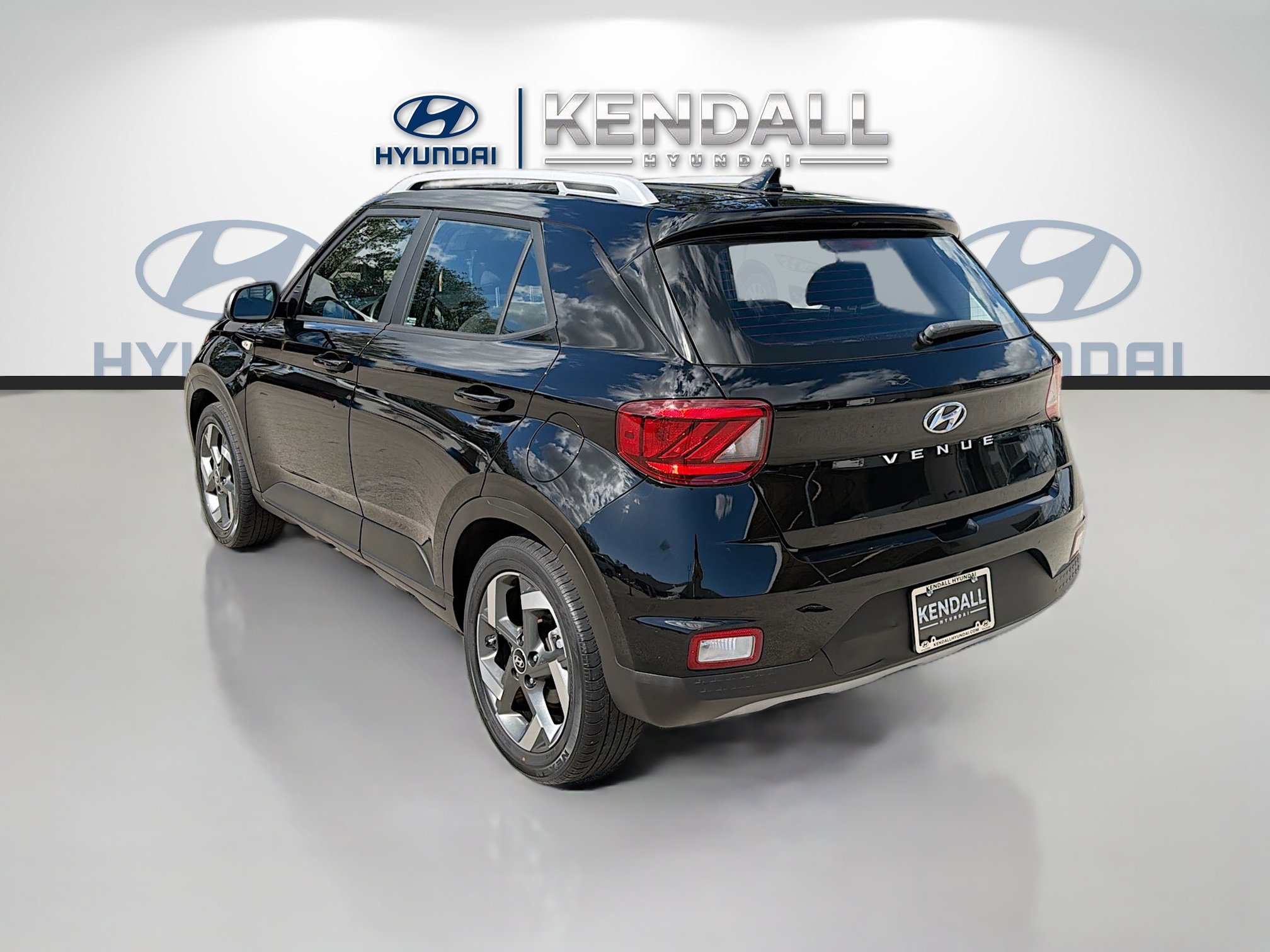 Used 2022 Hyundai Venue SEL image 5