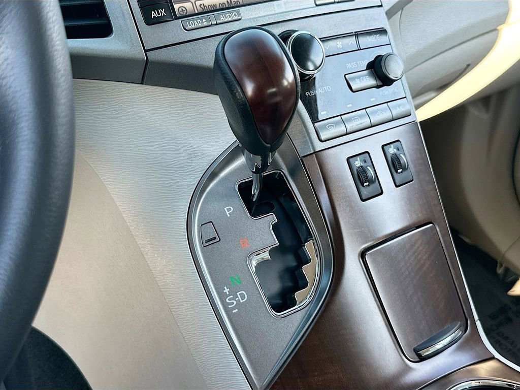 Used 2012 Toyota Venza LE image 17