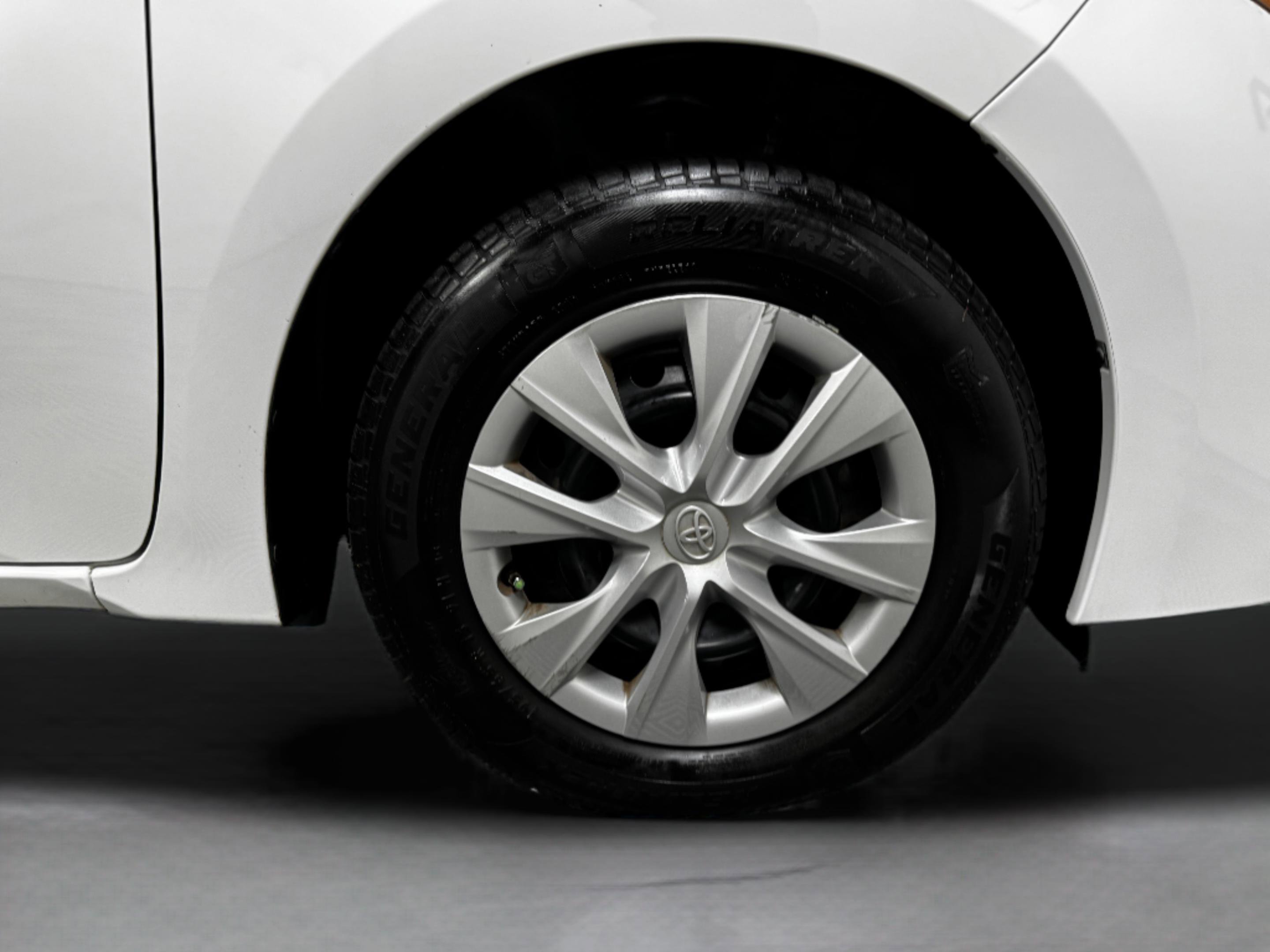 Used 2019 Toyota Corolla L image 46