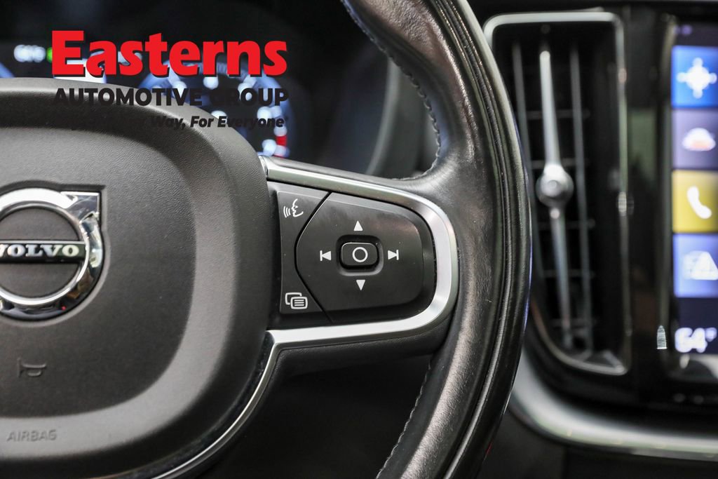 Used 2019 Volvo XC60 T5 Momentum w/ Multimedia Package image 20