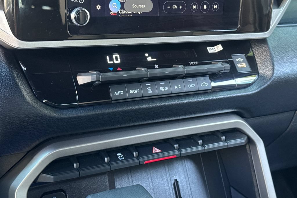 Certified 2025 Toyota Tundra SR5 AWD/4WD image 19