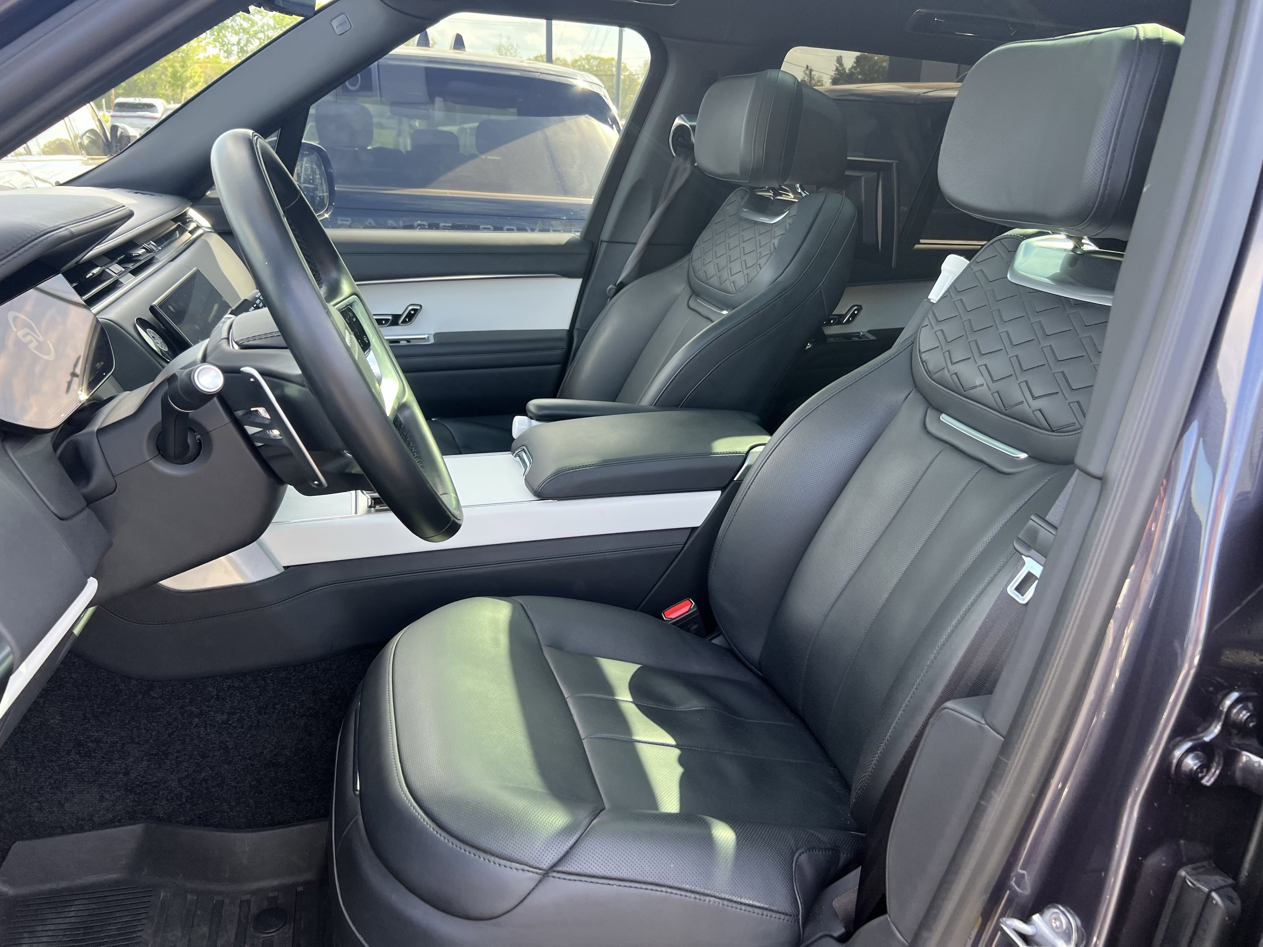 Certified 2023 Land Rover Range Rover SV image 14