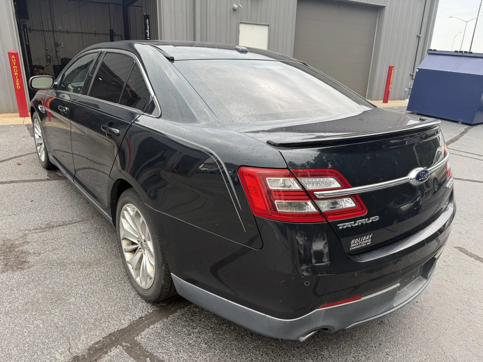 Used 2014 Ford Taurus Limited w/ Equipment Group 301A FWD image 2