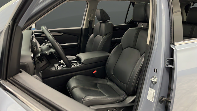 Used 2024 Honda Pilot Touring image 9