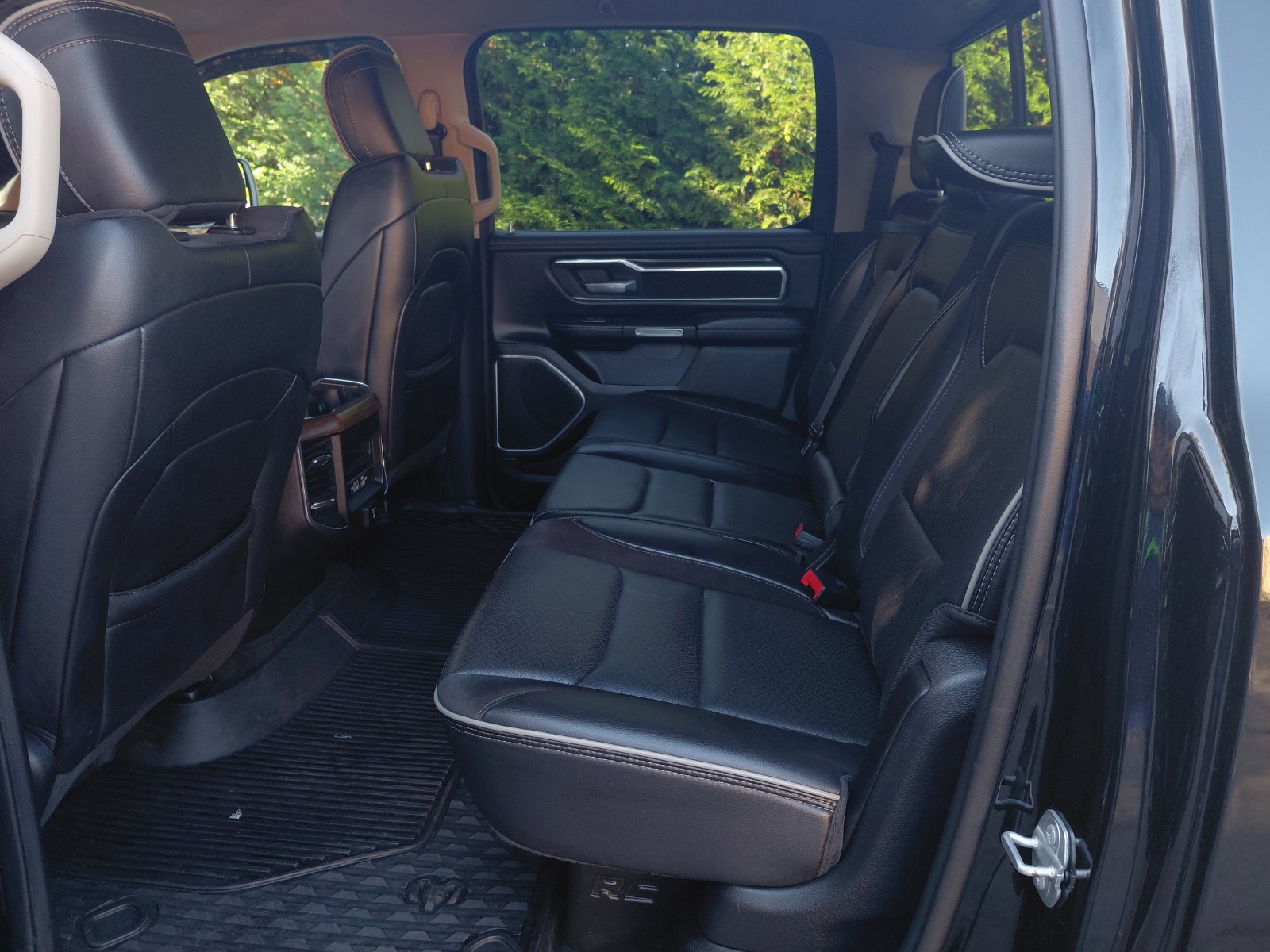 Used 2021 RAM 1500 Laramie AWD/4WD image 15