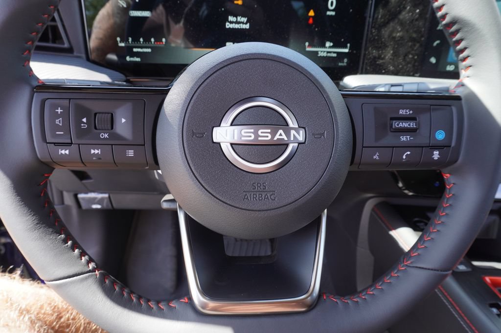 Certified 2025 Nissan Kicks SR FWD image 17