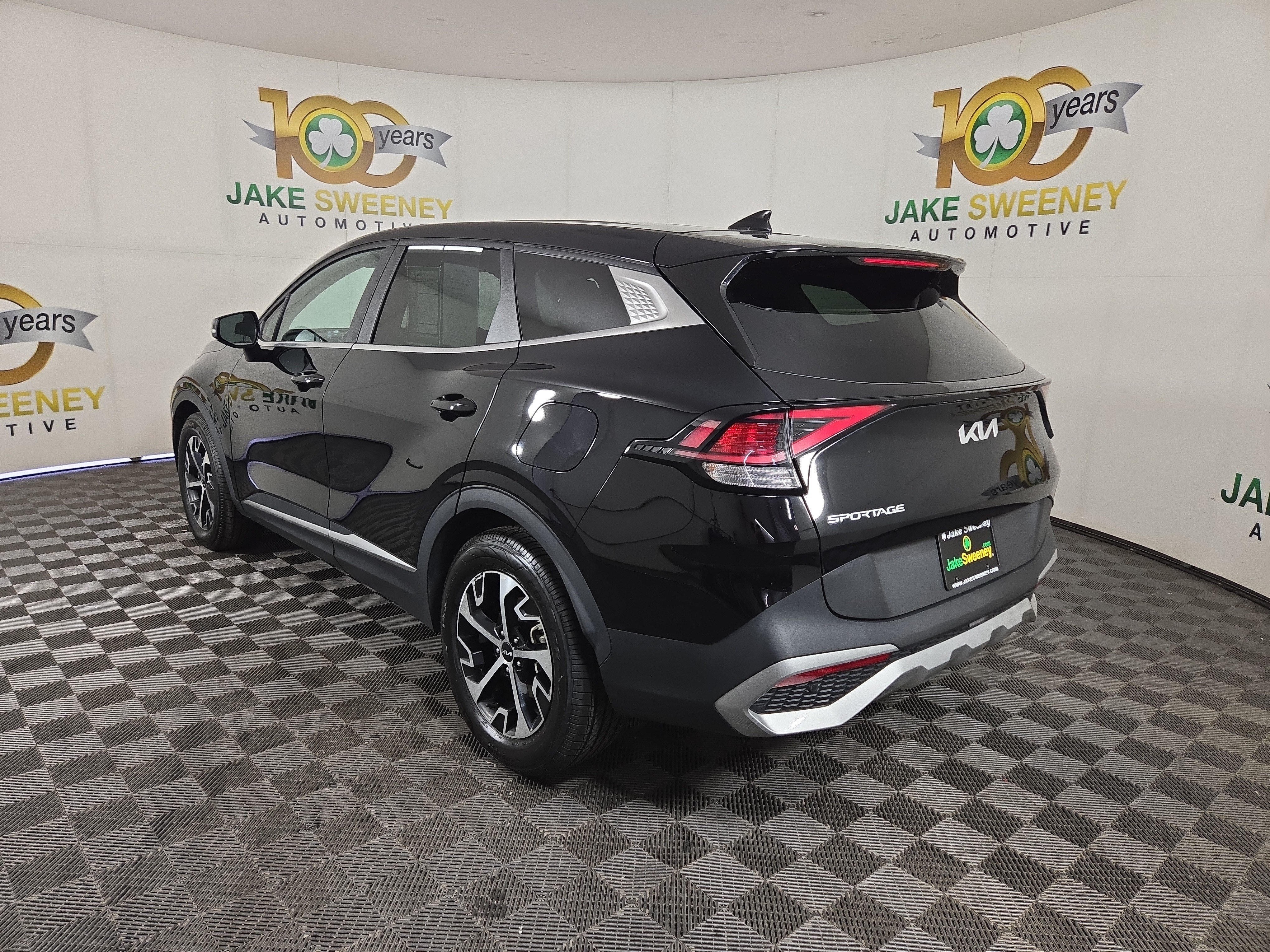 Used 2024 Kia Sportage EX FWD image 6