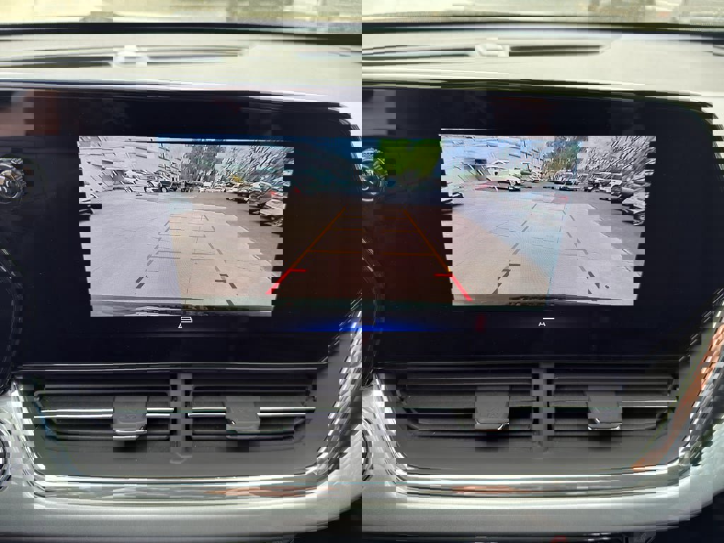 Used 2025 Chevrolet Trax LT w/ LT Convenience Package FWD image 17