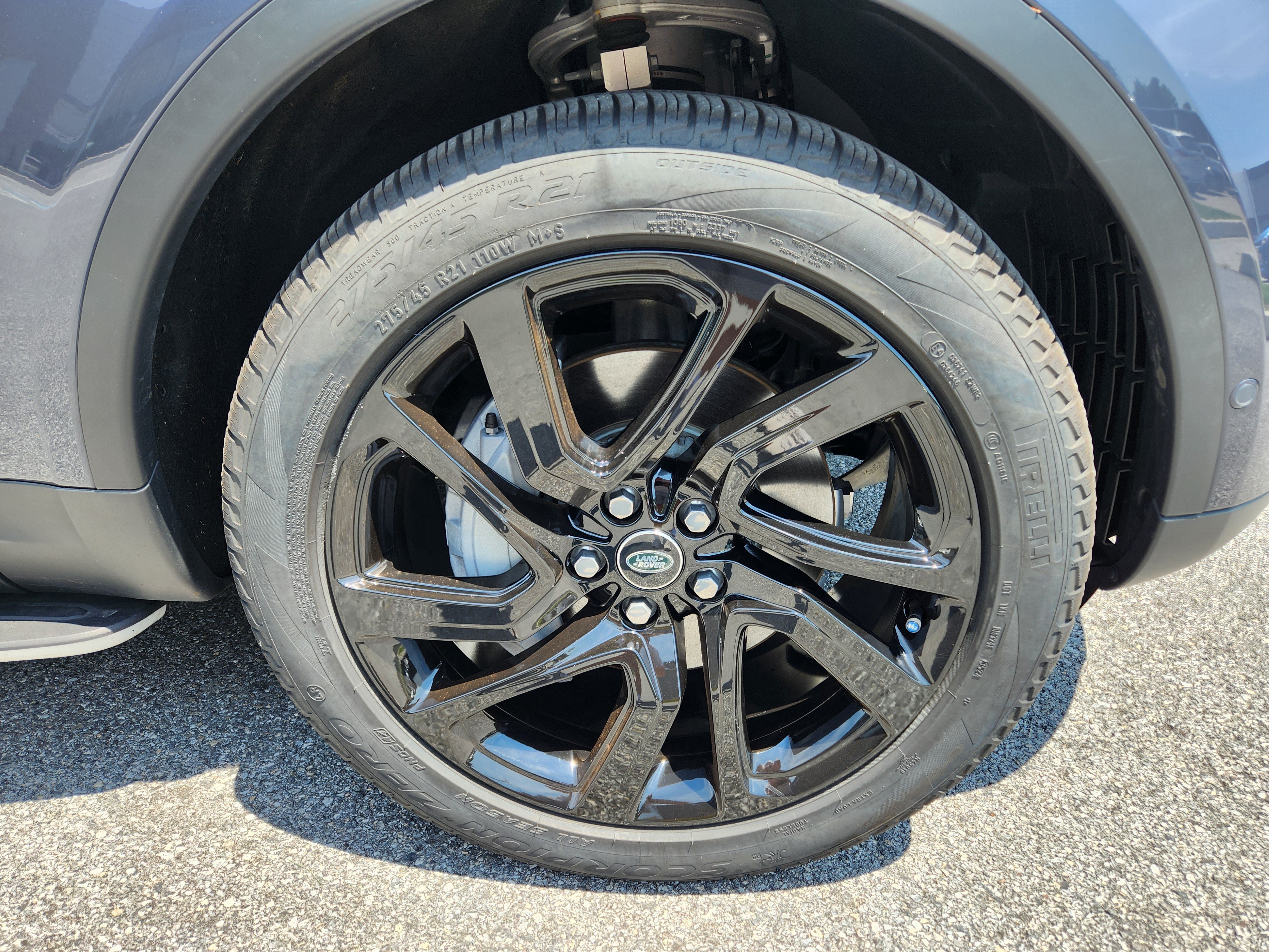 Certified 2025 Land Rover Discovery S AWD/4WD image 7