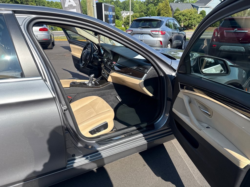 Used 2016 BMW 528i Sedan RWD image 13