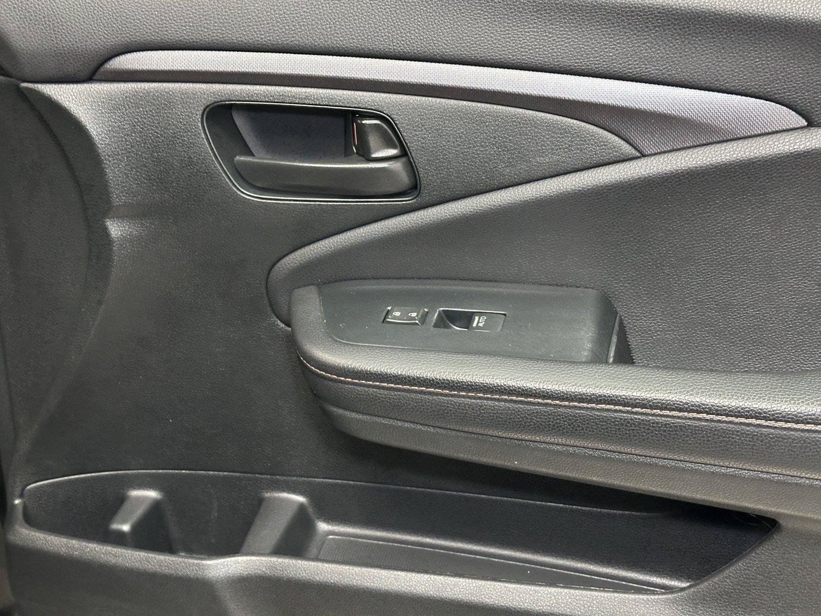 Certified 2023 Honda Passport TrailSport image 38