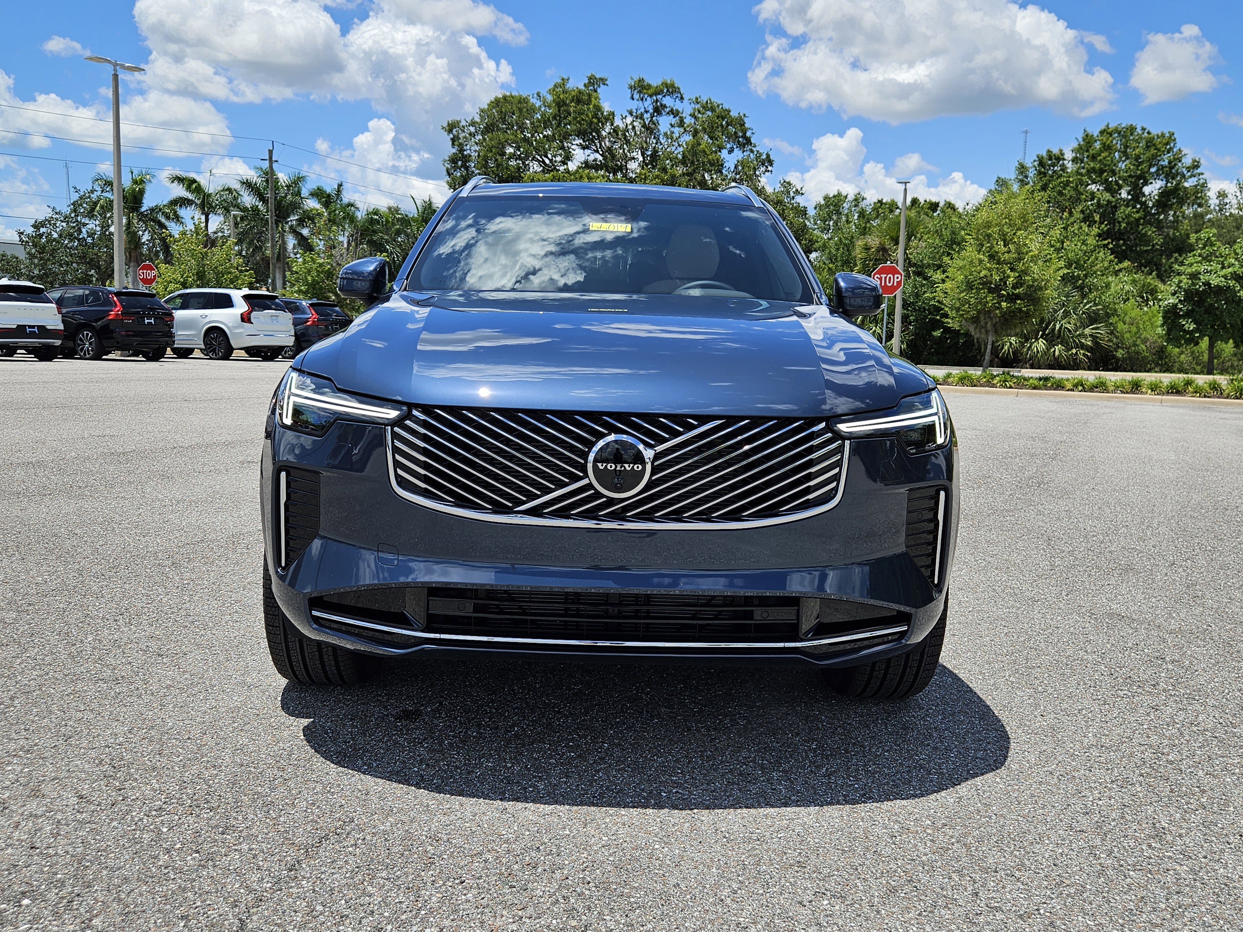New 2026 Volvo XC90 B6 Plus image 2