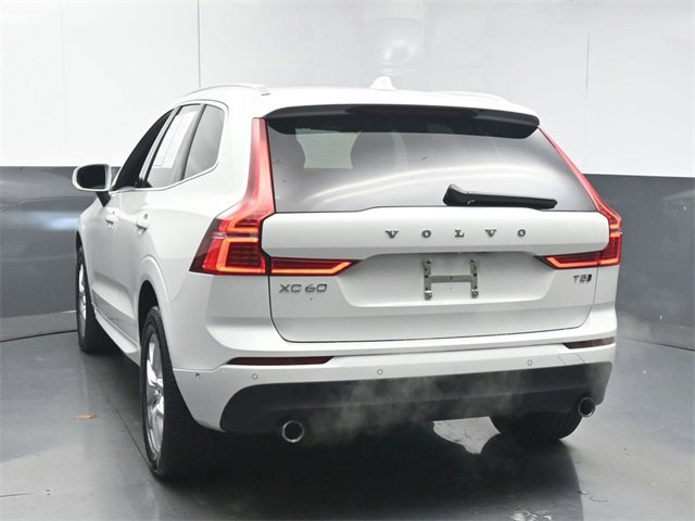 Used 2018 Volvo XC60 T5 Momentum w/ Vision Package image 6