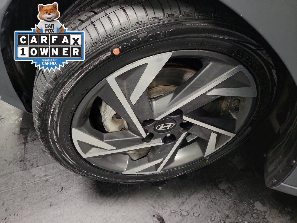 Used 2025 Hyundai Elantra Sport FWD image 13
