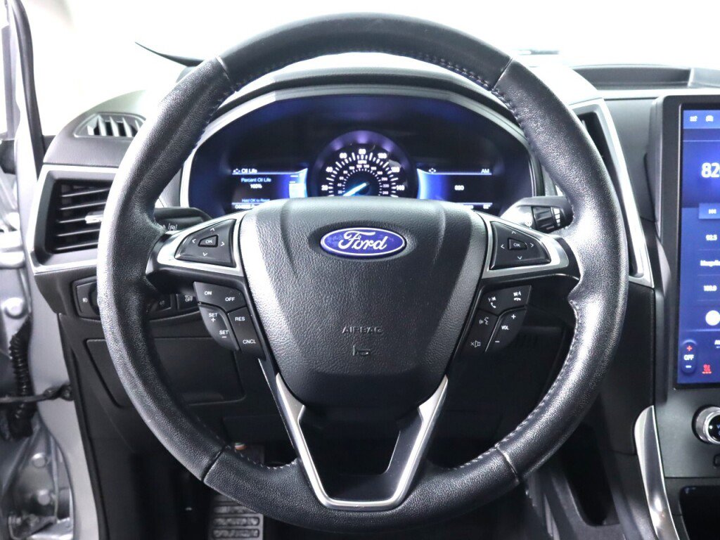 Used 2022 Ford Edge Titanium image 11