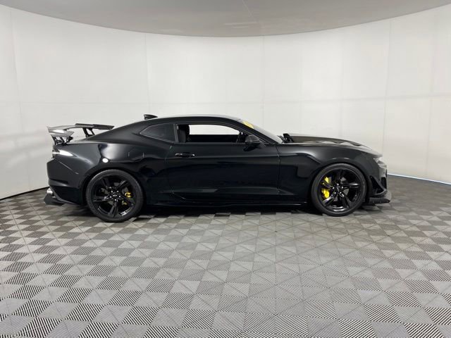 Used 2022 Chevrolet Camaro LT w/ RS Package RWD image 8