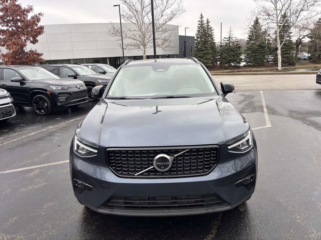 New 2026 Volvo XC40 B5 Plus w/ Protection Package Premier image 2