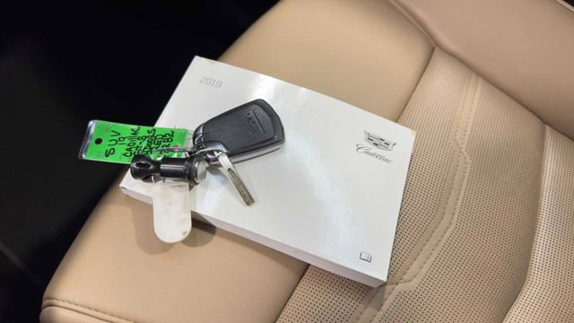 Used 2019 Cadillac XT5 Platinum AWD/4WD image 32