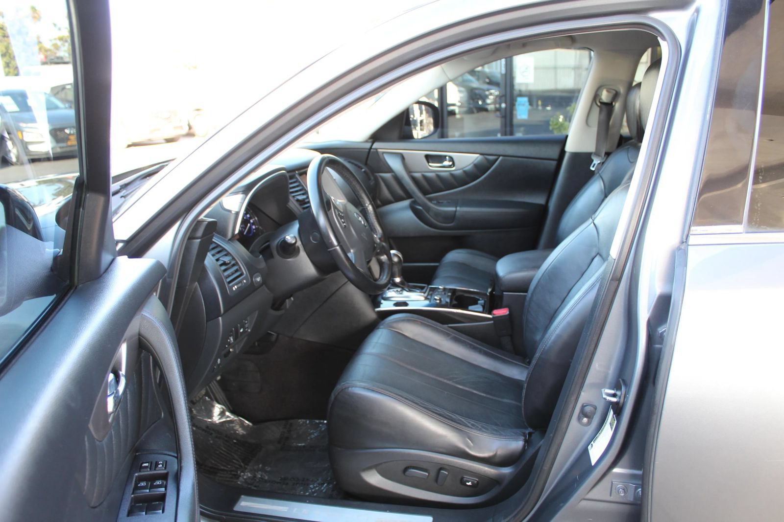Used 2017 INFINITI QX70 2WD image 9