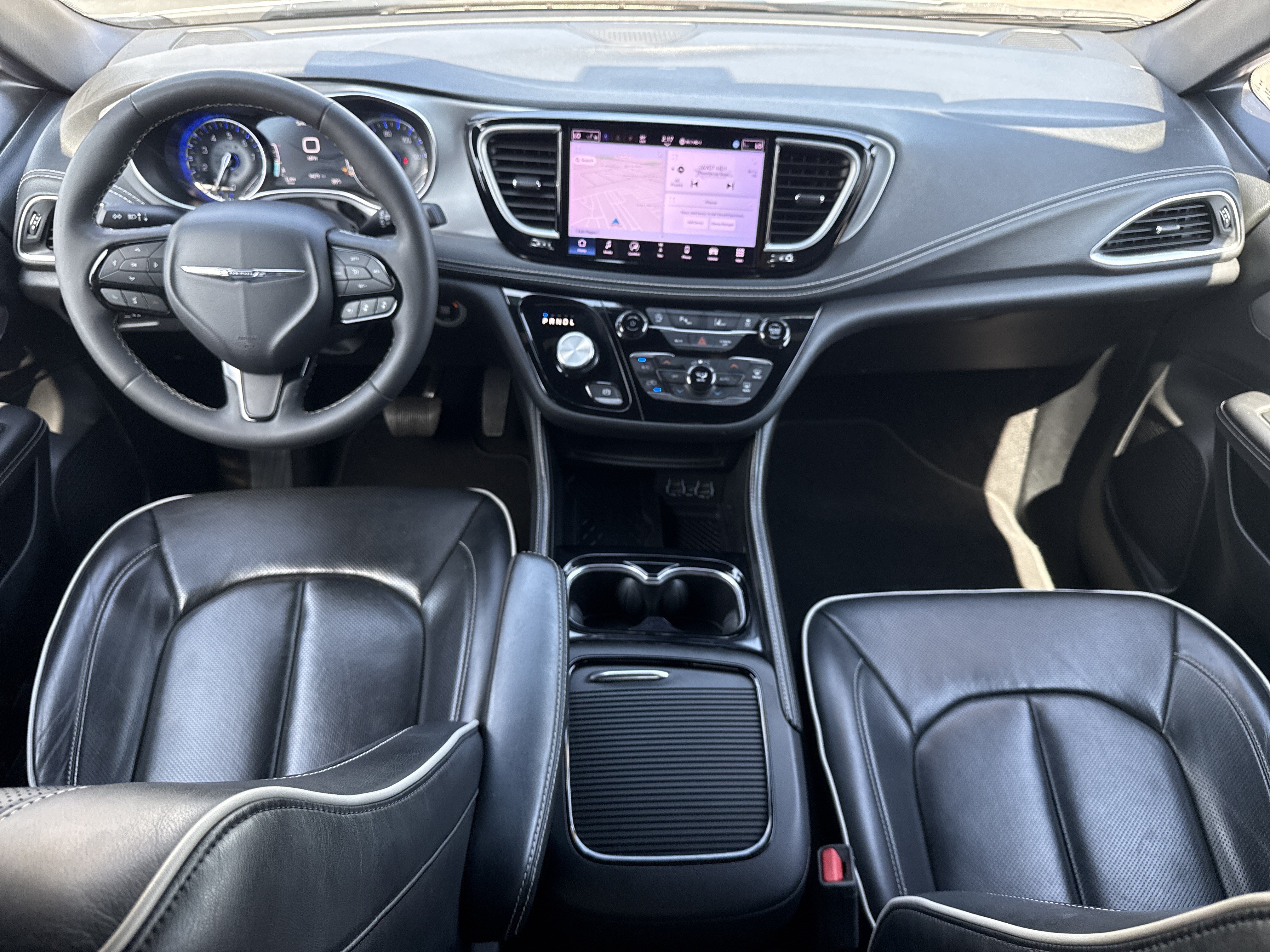 Used 2025 Chrysler Pacifica Limited FWD image 28