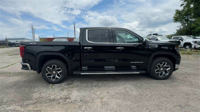 New 2025 GMC Sierra 1500 SLT w/ SLT Premium Package image 9