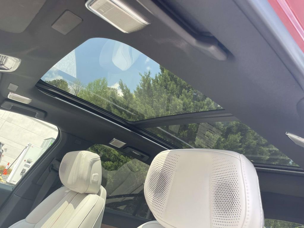 New 2026 Cadillac Vistiq Luxury w/ LPO, Premium Carpet Package image 20