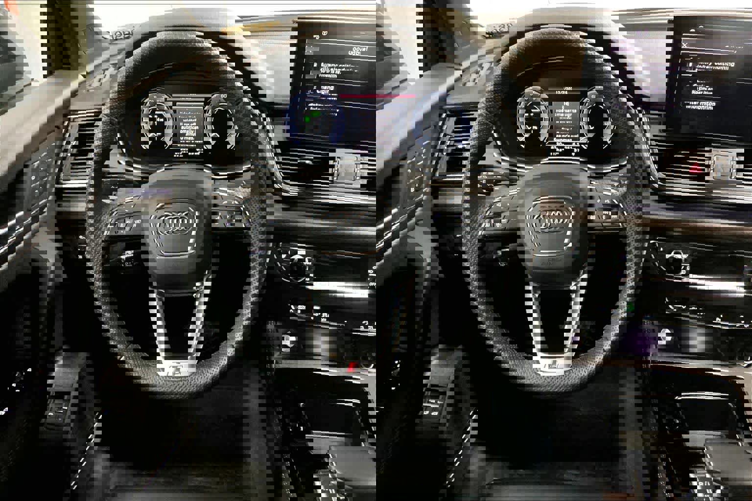 Used 2025 Audi Q5 e Premium Plus w/ Premium Plus Package image 8