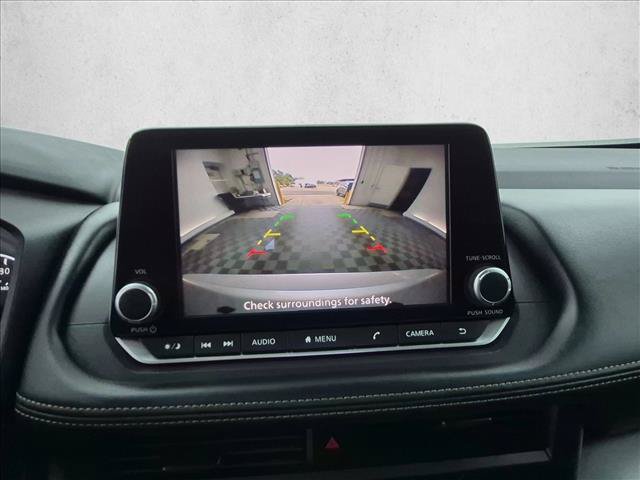 Used 2024 Nissan Rogue S FWD image 14