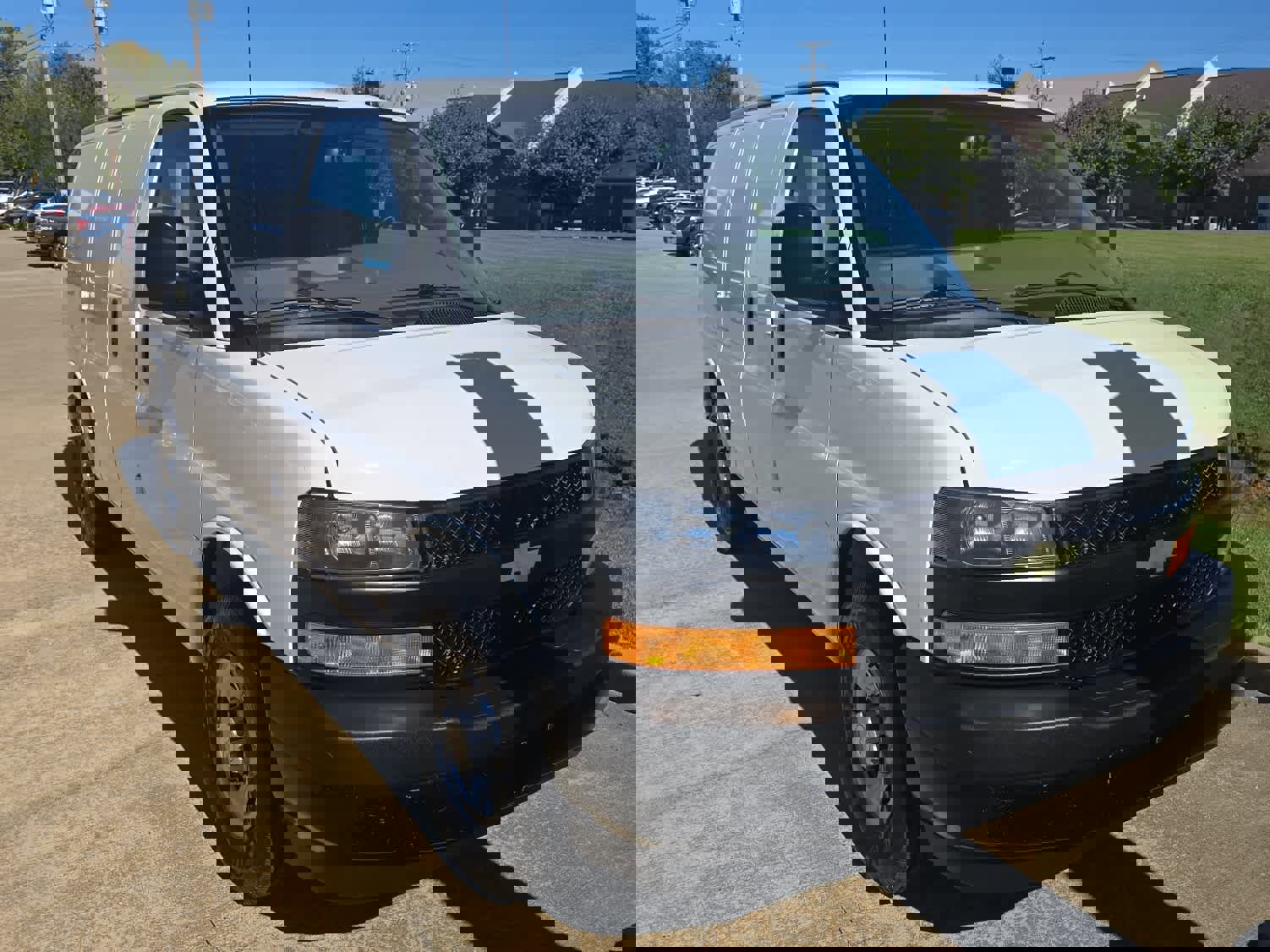 Used 2020 Chevrolet Express 2500 w/ Communications Package image 3