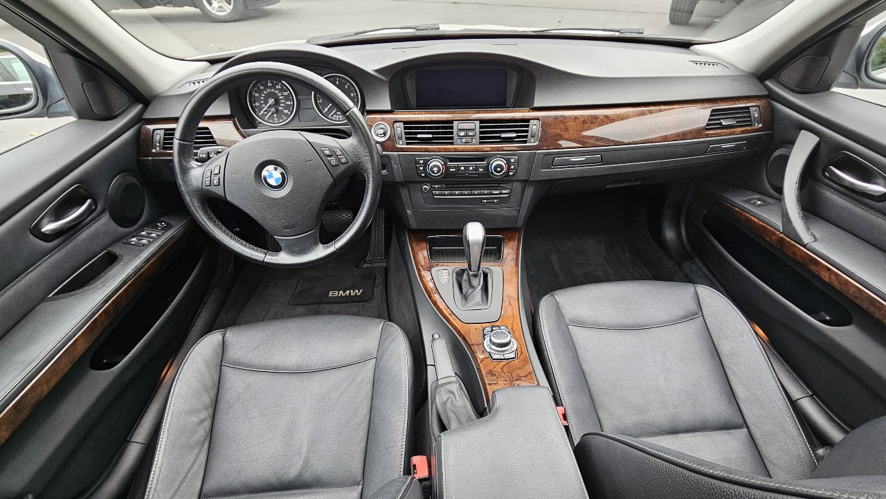 Used 2011 BMW 328i Sedan w/ Premium Pkg image 17