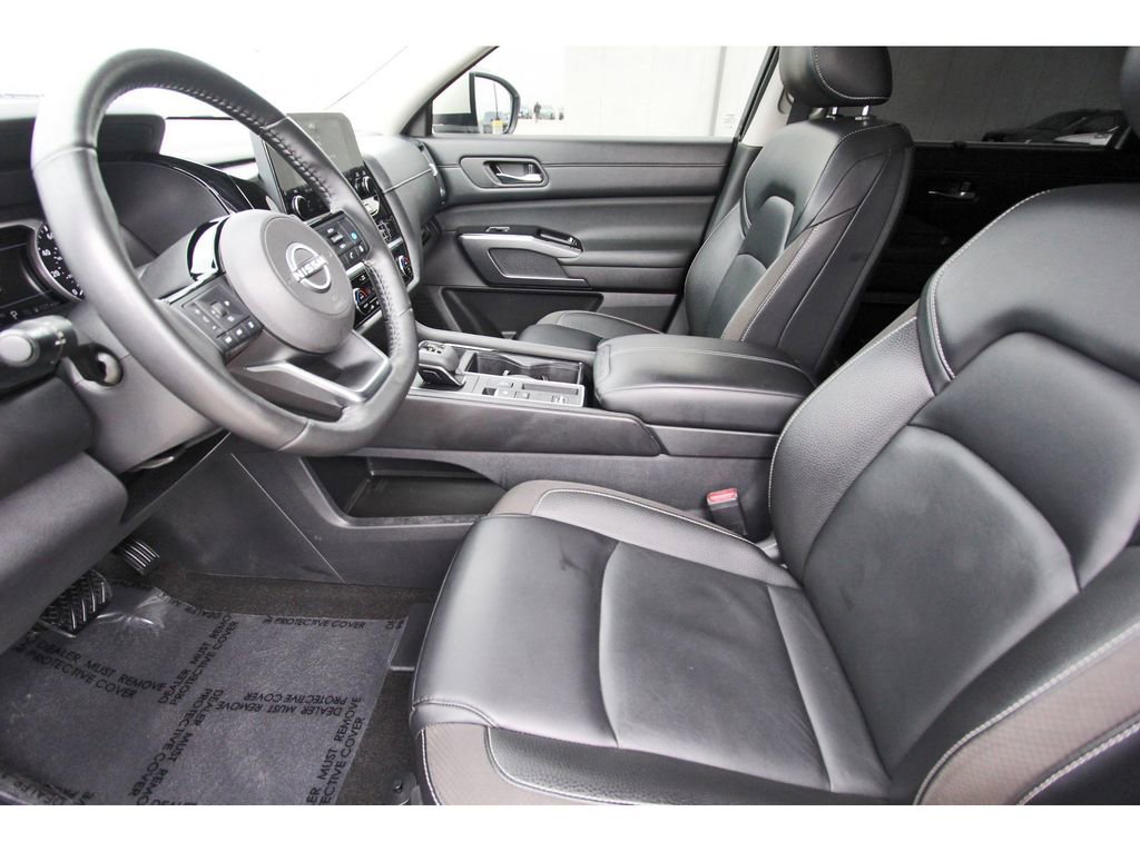 Used 2023 Nissan Pathfinder SL FWD image 6