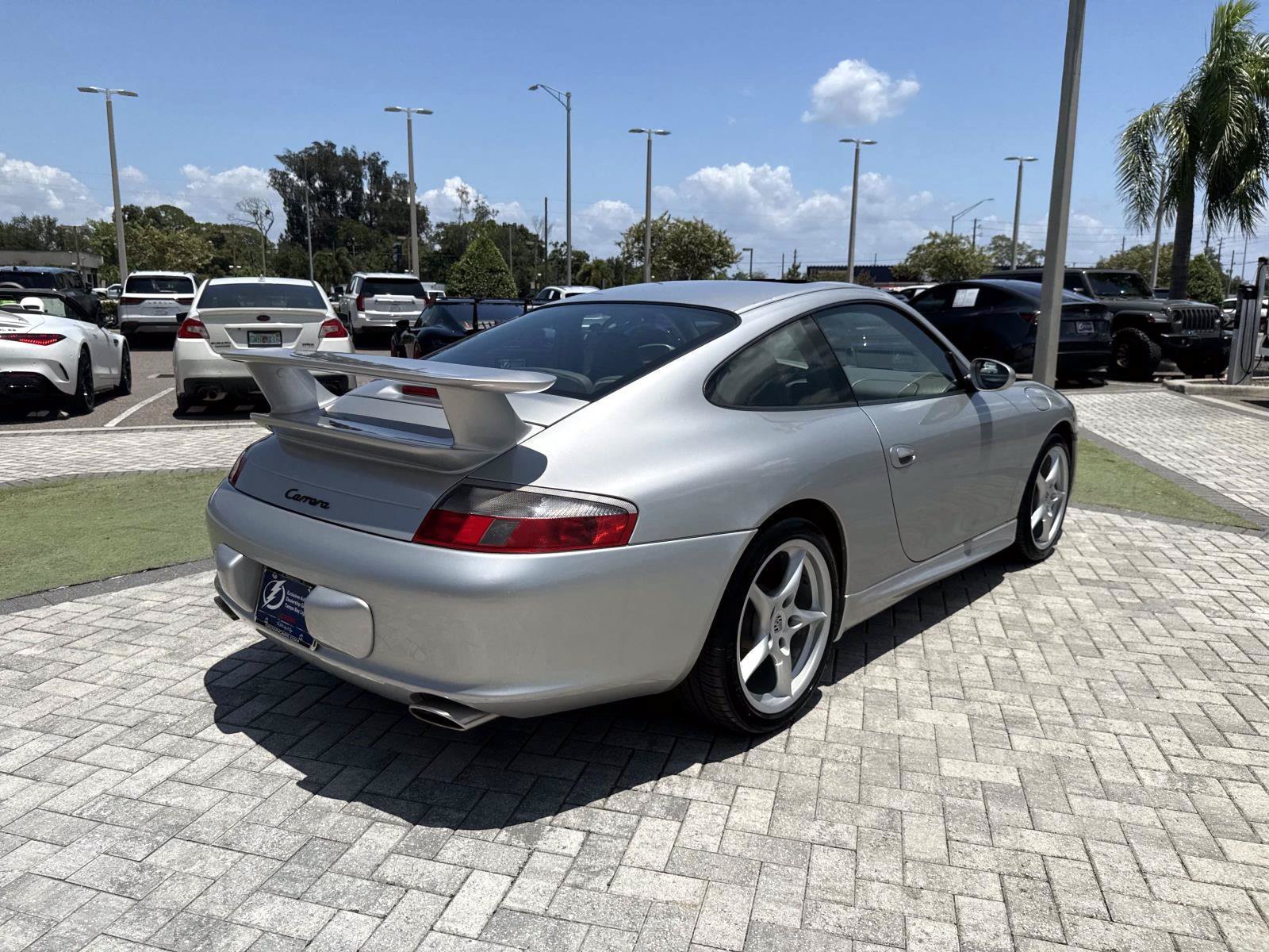 Used 2004 Porsche 911 Carrera RWD image 5