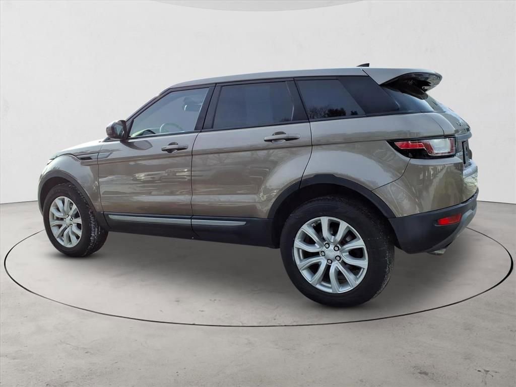 Used 2019 Land Rover Range Rover Evoque SE image 6