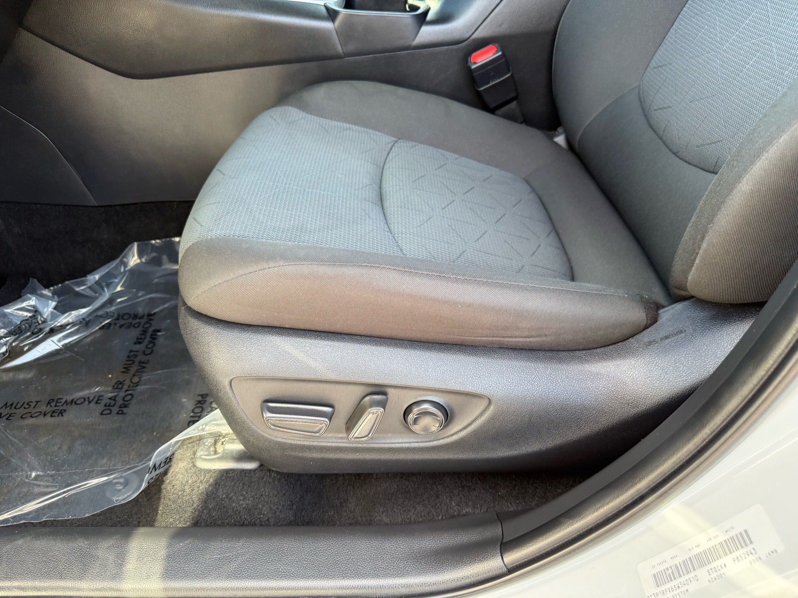 Used 2025 Toyota RAV4 XLE AWD/4WD image 14