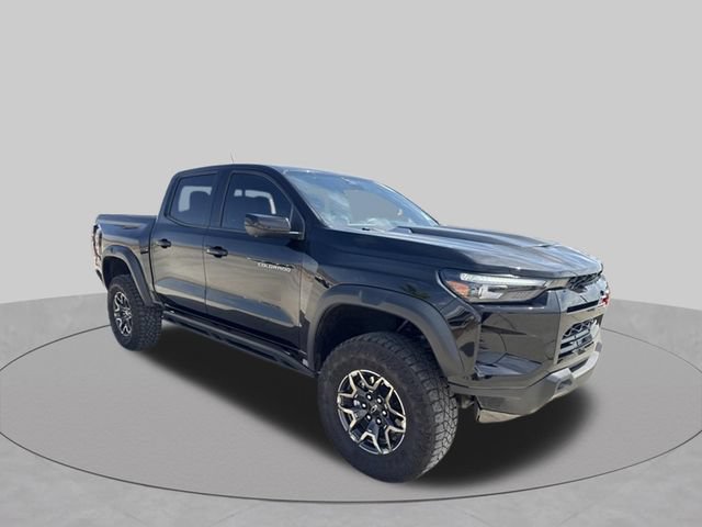 Used 2024 Chevrolet Colorado ZR2 w/ Technology Package AWD/4WD image 5