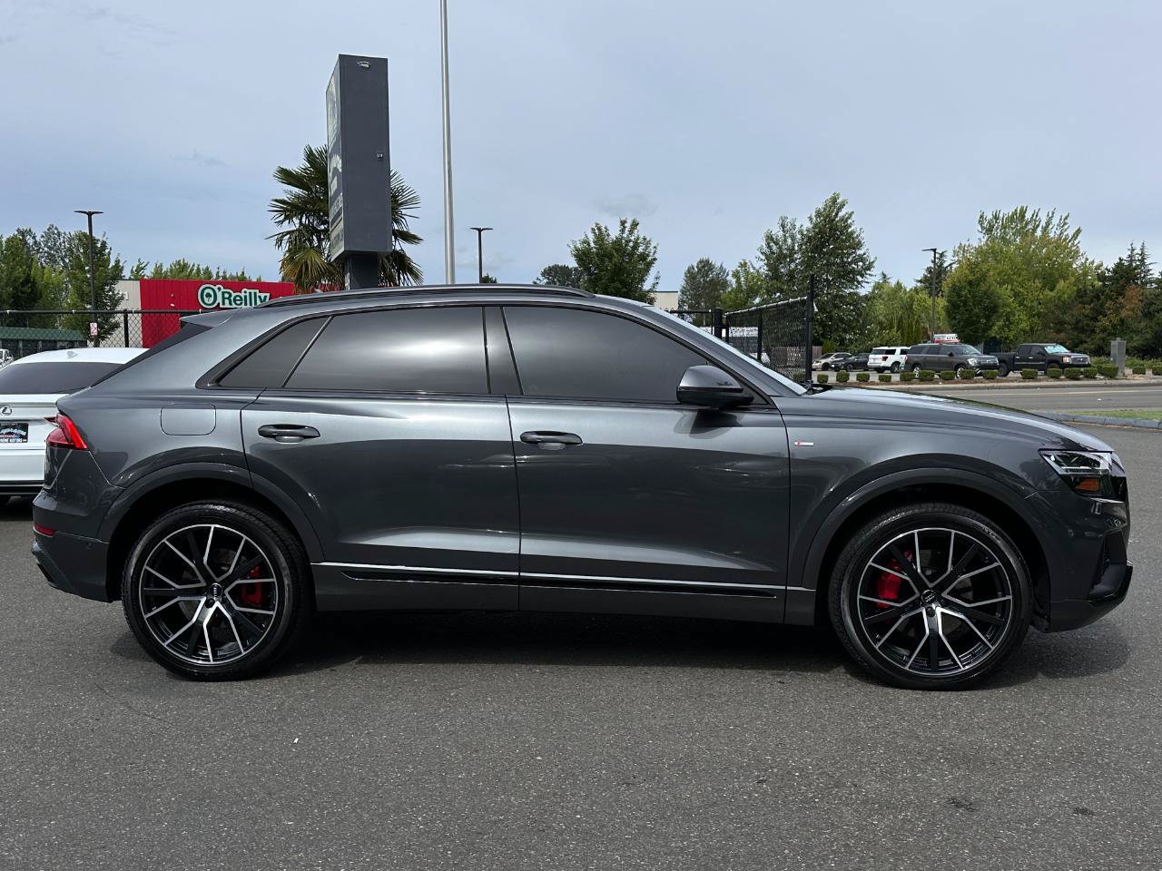 Used 2019 Audi Q8 Premium Plus w/ Premium Plus AWD/4WD image 31