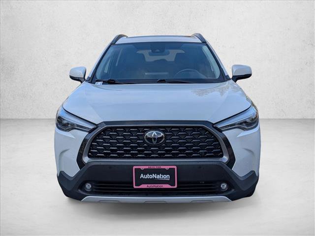 Used 2022 Toyota Corolla Cross XLE image 2