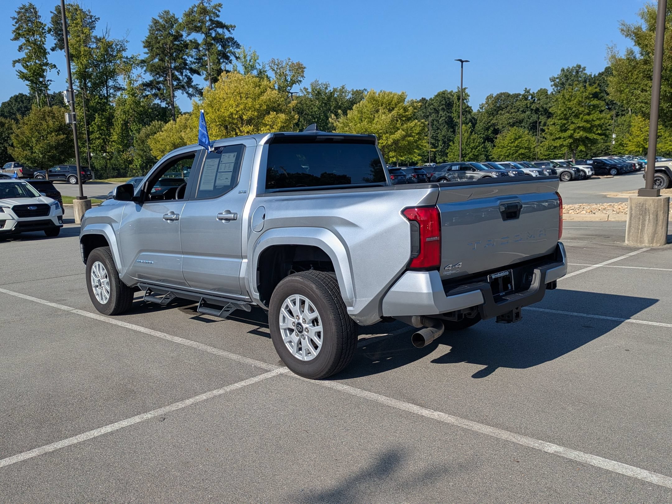 Used 2025 Toyota Tacoma SR5 AWD/4WD image 6